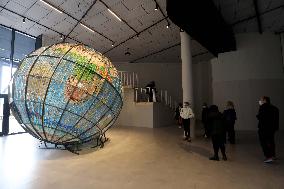 MIDEAST-JERUSALEM-EXHIBITION-EARTH POETICA