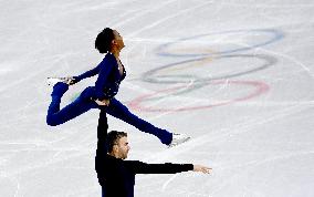 (BEIJING2022)CHINA-BEIJING-OLYMPIC WINTER GAMES-FIGURE SKATING-TEAM EVENT-PAIRS-FREE SKATING (CN)