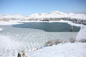 AFGHANISTAN-KABUL-QARGHA LAKE-SCENERY