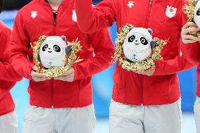 (BEIJING2022)CHINA-BEIJING-WINTER OLYMPIC GAMES-FIGURE SKATING-TEAM EVENT-FLOWER CEREMONY (CN)