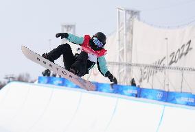 (BEIJING2022)CHINA-ZHANGJIAKOU-OLYMPIC WINTER GAMES-SNOWBOARD-WOMEN'S SNOWBOARD HALFPIPE QUALIFICATION (CN)