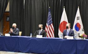 U.S., Japan, S. Korea foreign chiefs meet in Honolulu