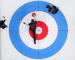 (BEIJING2022)CHINA-BEIJING-OLYMPIC WINTER GAMES-CURLING-WOMEN'S ROUND ROBIN SESSION-KOR VS ROC (CN)