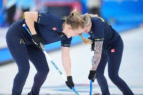 (BEIJING2022)CHINA-BEIJING-OLYMPIC WINTER GAMES-CURLING-WOMEN'S ROUND ROBIN SESSION-SWE VS JPN (CN)