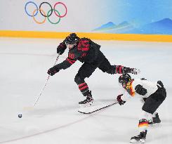 (BEIJING2022)CHINA-BEIJING-OLYMPIC WINTER GAMES-ICE HOCKEY-MEN'S PRELIMINARY-CANADA VS GERMANY (CN)