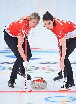 (BEIJING2022)CHINA-BEIJING-OLYMPIC WINTER GAMES-CURLING-WOMEN'S ROUND ROBIN SESSION-SUI VS CAN (CN)