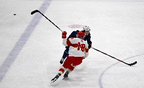 (BEIJING2022)CHINA-BEIJING-OLYMPIC WINTER GAMES-ICE HOCKEY-MEN'S PRELIMINARY-U.S. VS CHINA (CN)