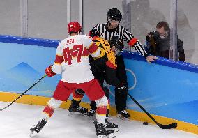 (BEIJING2022)CHINA-BEIJING-OLYMPIC WINTER GAMES-ICE HOCKEY-MEN'S PRELIMINARY-GER VS CHN(CN)