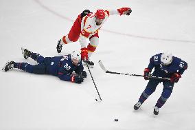 (BEIJING2022)CHINA-BEIJING-OLYMPIC WINTER GAMES-ICE HOCKEY-MEN'S PRELIMINARY-U.S. VS CHINA (CN)