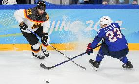 (BEIJING2022)CHINA-BEIJING-OLYMPIC WINTER GAMES-ICE HOCKEY-MEN'S PRELIMINARY-USA VS GER(CN)