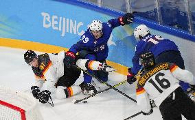 (BEIJING2022)CHINA-BEIJING-OLYMPIC WINTER GAMES-ICE HOCKEY-MEN'S PRELIMINARY-USA VS GER(CN)