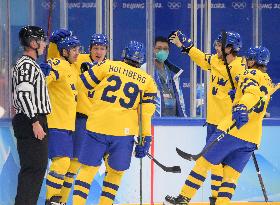 (BEIJING2022)CHINA-BEIJING-OLYMPIC WINTER GAMES-ICE HOCKEY-MEN'S PRELIMINARY-SWEDEN VS LATVIA (CN)