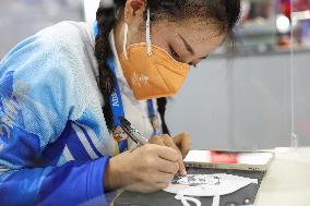 (BEIJING2022)CHINA-ZHANGJIAKOU-OLYMPIC WINTER GAMES-VOLUNTEER-HAND-PAINTED BING DWEN DWEN MASK (CN)