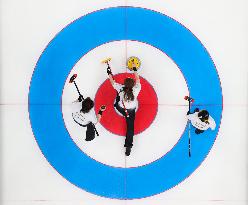 (XHTP)(BEIJING2022)CHINA-BEIJING-OLYMPIC WINTER GAMES-CURLING-WOMEN'S ROUND ROBIN SESSION-CHN VS DEN (CN)