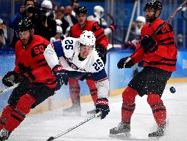 (XHTP)(BEIJING2022)CHINA-BEIJING-OLYMPIC WINTER GAMES-ICE HOCKEY-MEN'S PRELIMINARY ROUND-USA VS CAN (CN)