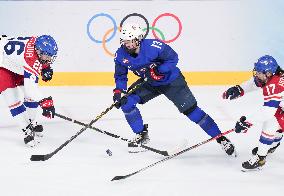 (XHTP)(BEIJING2022)CHINA-BEIJING-ICE HOCKEY-WOMEN'S PLAYOFFS-QUARTERFINALS-USA VS CZE (CN)