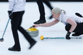 (BEIJING2022)CHINA-BEIJING-WINTER OLYMPIC GAMES-CURLING-WOMEN'S ROUND ROBIN-SUI vs ROC (CN)