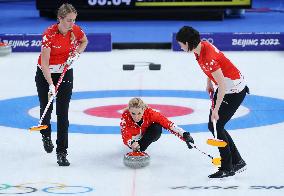 (BEIJING2022)CHINA-BEIJING-WINTER OLYMPIC GAMES-CURLING-WOMEN'S ROUND ROBIN-SUI vs ROC (CN)