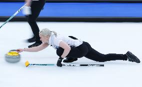 (BEIJING2022)CHINA-BEIJING-WINTER OLYMPIC GAMES-CURLING-WOMEN'S ROUND ROBIN-SUI vs ROC (CN)