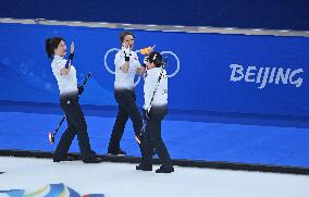 (BEIJING2022)CHINA-BEIJING-WINTER OLYMPIC GAMES-CURLING-WOMEN'S ROUND ROBIN-SWE vs CHN(CN)