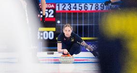 (BEIJING2022)CHINA-BEIJING-WINTER OLYMPIC GAMES-CURLING-WOMEN'S ROUND ROBIN-SWE vs GBR  (CN)