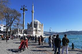 TURKEY-ISTANBUL-ECONOMY-VALENTINE'S DAY