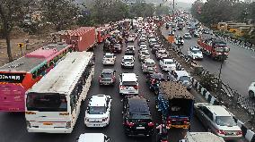 INDIA-MUMBAI-COVID-19-RESTRICTIONS-EASE-TRAFFIC JAM