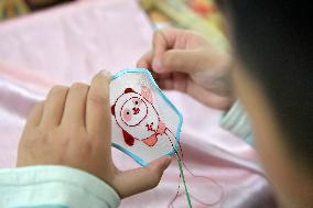 CHINA-JIANGXI-NANCHANG-BING DWEN DWEN-EMBROIDERY (CN)