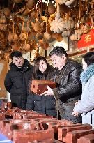 CHINA-TIANJIN-OLYMPIC-THEMED PYROGRAPHIC CALABASH ARTWORK (CN)