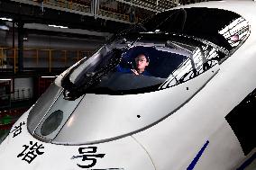 CHINA-SHANDONG-JINAN-BULLET TRAIN-MAINTENANCE (CN)