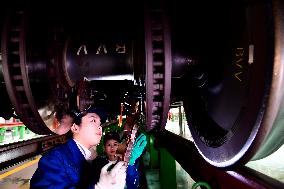 CHINA-SHANDONG-JINAN-BULLET TRAIN-MAINTENANCE (CN)