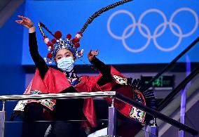 Xinhua Headlines: China's anti-pandemic approach suits national condition, benefits whole world