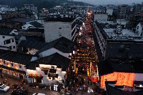 CHINA-ZHEJIANG-ANCIENT TOWN-LANTERN FESTIVAL-CELEBRATION (CN)