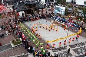 CHINA-ZHEJIANG-ANCIENT TOWN-LANTERN FESTIVAL-CELEBRATION (CN)