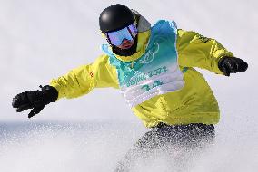 (BEIJING2022)CHINA-BEIJING-OLYMPIC WINTER GAMES-MEN'S SNOWBOARD BIG AIR-QUALIFICATION (CN)