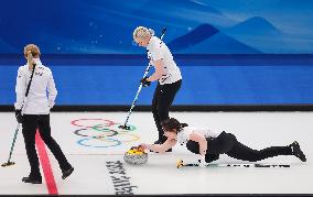 (BEIJING2022)CHINA-BEIJING-WINTER OLYMPIC GAMES-CURLING-WOMEN'S ROUND ROBIN-DEN vs ROC(CN)