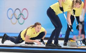 (BEIJING2022)CHINA-BEIJING-WINTER OLYMPIC GAMES-CURLING-WOMEN'S ROUND ROBIN-SWE vs SUI(CN)
