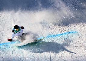 (BEIJING2022)CHINA-BEIJING-OLYMPIC WINTER GAMES-MEN'S SNOWBOARD BIG AIR-QUALIFICATION (CN)