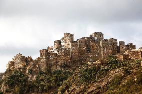 YEMEN-SANAA-MOUNTAIN-VILLAGE