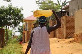 UGANDA-WAKISO-CHINESE DONATED-WATER WELL