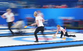 (BEIJING2022)CHINA-BEIJING-WINTER OLYMPIC GAMES-CURLING-WOMEN'S ROUND ROBIN-SWE vs DEN (CN)