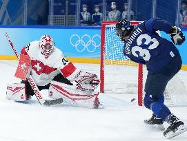 (BEIJING2022)CHINA-BEIJING-OLYMPIC WINTER GAMES-ICE HOCKEY-WOMEN'S BRONZE MEDAL GAME-FIN VS SUI (CN)