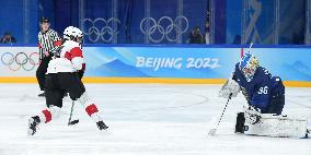 (BEIJING2022)CHINA-BEIJING-OLYMPIC WINTER GAMES-ICE HOCKEY-WOMEN'S BRONZE MEDAL GAME-FIN VS SUI (CN)