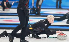 (BEIJING2022)CHINA-BEIJING-OLYMPIC WINTER GAMES-CURLING-WOMEN'S ROUND ROBIN SESSION-SWE VS ROC (CN)