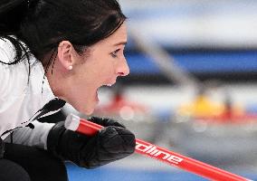 (XHTP)(BEIJING2022)CHINA-BEIJING-OLYMPIC WINTER GAMES-CURLING-WOMEN'S ROUND ROBIN SESSION-CHN VS GBR (CN)