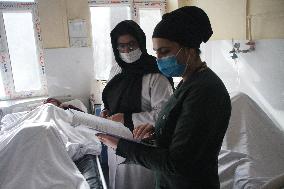 AFGHANISTAN-KABUL-FEMALE DOCTOR