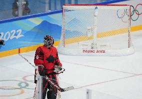 (BEIJING2022)CHINA-BEIJING-OLYMPIC WINTER GAMES-ICE HOCKEY-WOMEN'S GOLD MEDAL GAME-CAN VS USA (CN)