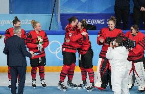 (BEIJING2022)CHINA-BEIJING-OLYMPIC WINTER GAMES-ICE HOCKEY-WOMEN'S GOLD MEDAL GAME-CAN VS USA (CN)