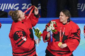 (BEIJING2022)CHINA-BEIJING-OLYMPIC WINTER GAMES-ICE HOCKEY-WOMEN'S GOLD MEDAL GAME-CAN VS USA (CN)