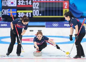 (BEIJING2022)CHINA-BEIJING-OLYMPIC WINTER GAMES-CURLING-WOMEN'S ROUND ROBIN SESSION-KOR VS SWE (CN)